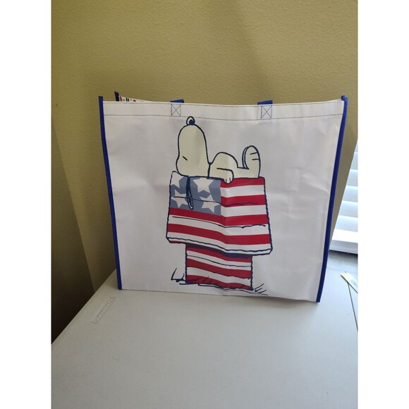 Peanuts | Bags | 187 Snoopy Stars And Stripes Nwt Dog House Tote Bag ...